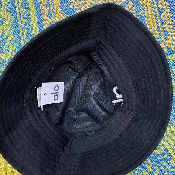 ALO Yoga Weekender Bucket Hat - Picture 3 of 4